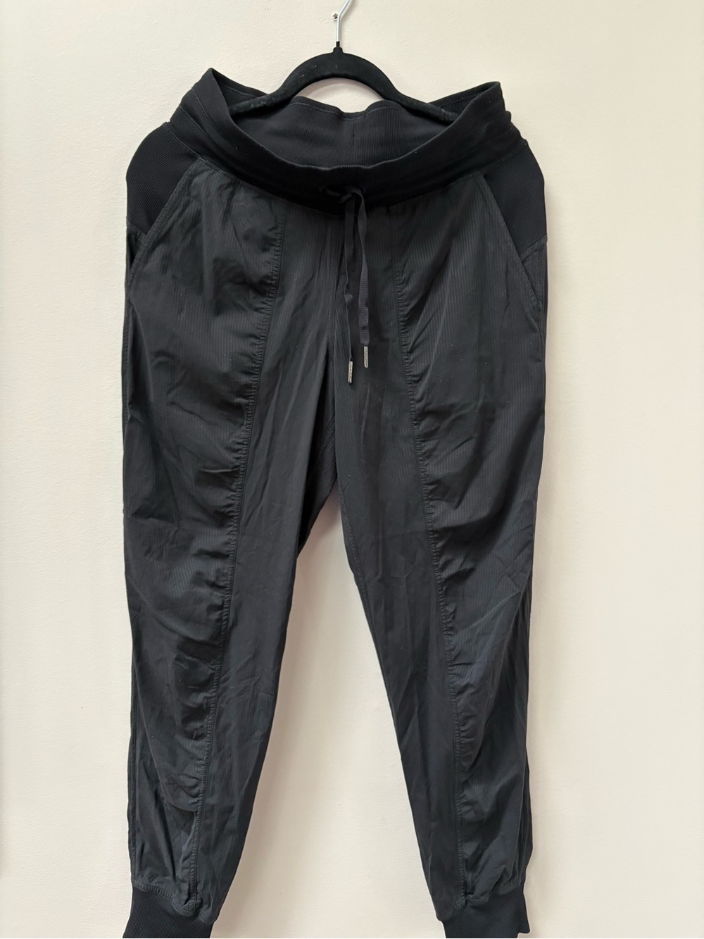 lululemon athletica Women's Black dance studio pants with cuff